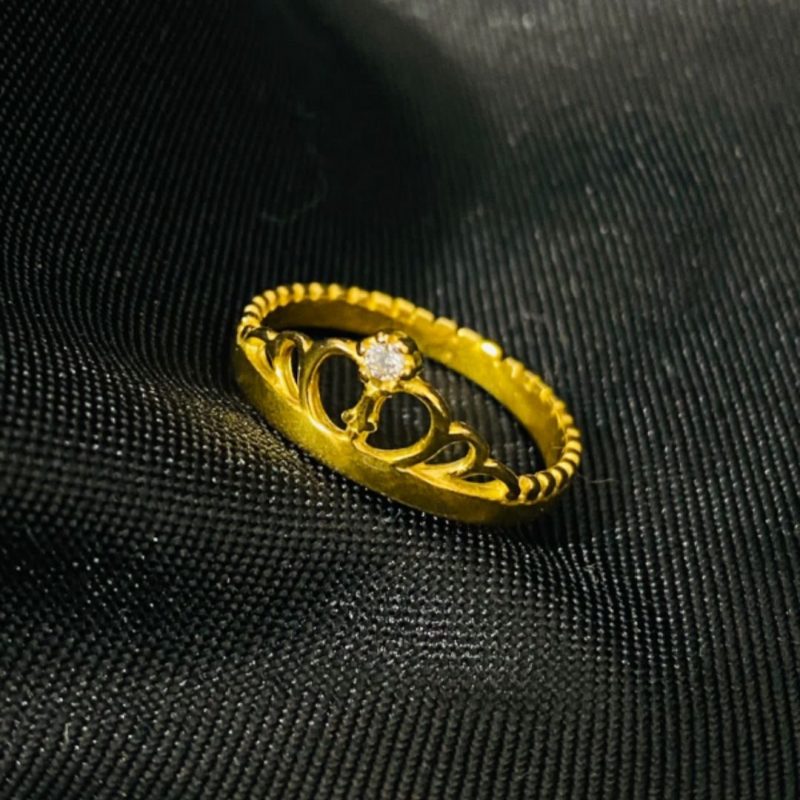 Anel Feminino: Coroa (cravejada)