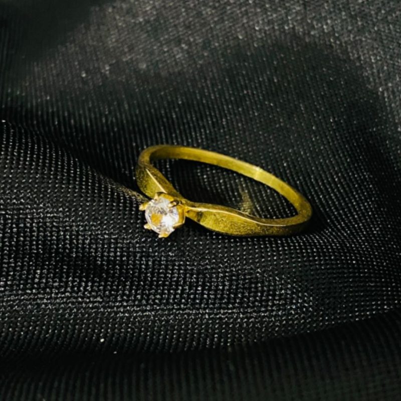 Anel Feminino de Moeda Antiga: SolitÁrio